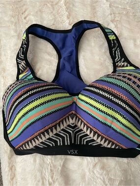 VSX Womens Racerback Sports Bra in Multicolor Stripe